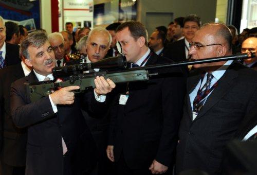 Cumhurbaşkanı Gül silah kuşandı - Resim 19