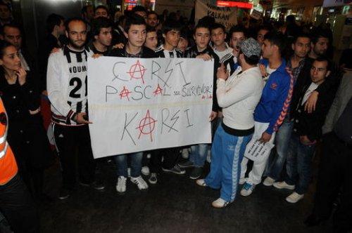 Survivor'dan diskalifiye edilen Pascal böyle karşılandı