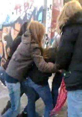 Kızlar çetesinin dehşeti