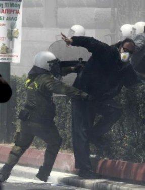 Yunanistan'da olaylı gün - Resim 28