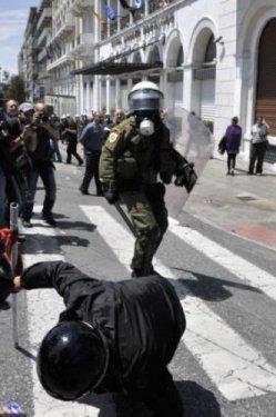 Yunanistan'da olaylı gün - Resim 11