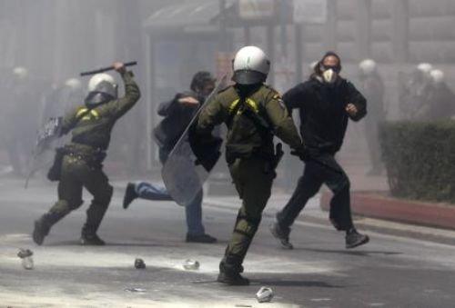 Yunanistan'da olaylı gün - Resim 19