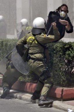 Yunanistan'da olaylı gün - Resim 24