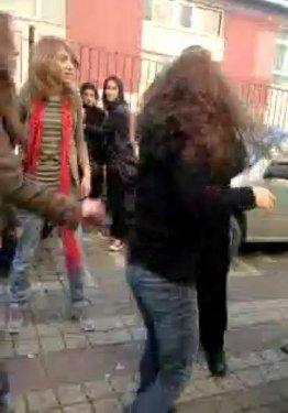 Kızlar çetesinin dehşeti