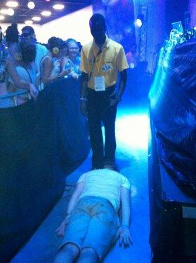 Yeni moda eylem: Planking - Resim 16