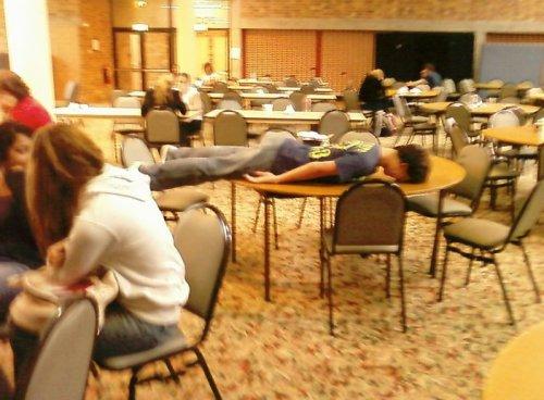 Yeni moda eylem: Planking - Resim 6