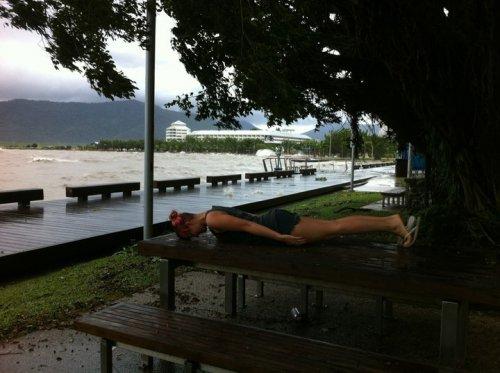 Yeni moda eylem: Planking - Resim 28