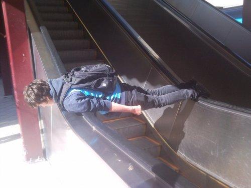 Yeni moda eylem: Planking - Resim 22