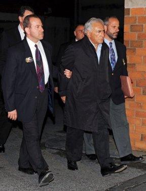 IMF Başkanı'na kelepçe - Resim 5