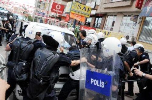 Polisle BDP'liler arasında gerginlik