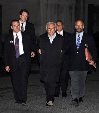 IMF Başkanı'na kelepçe - Resim 7