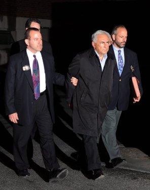 IMF Başkanı'na kelepçe - Resim 3