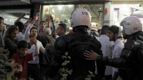 Denizli'de gergin gece - Resim 5