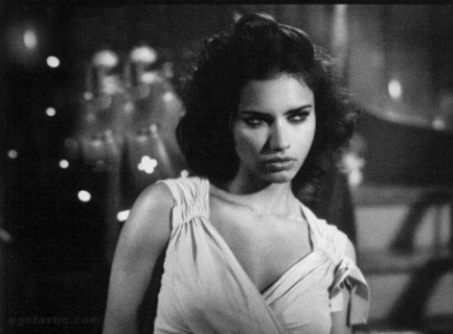 Adriana Lima ve Marko Jaric'in sıcak pozları - Resim 9