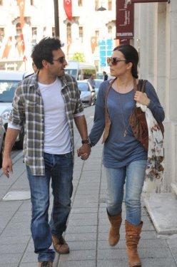 Burcu Kara ve Buğra Gürsoy el ele - Resim 6