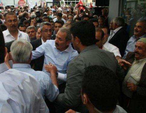 Bakan Çağlayan'a yumruklu saldırı - Resim 3