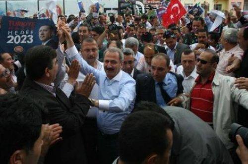 Bakan Çağlayan'a yumruklu saldırı - Resim 4
