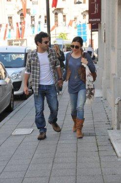 Burcu Kara ve Buğra Gürsoy el ele - Resim 1