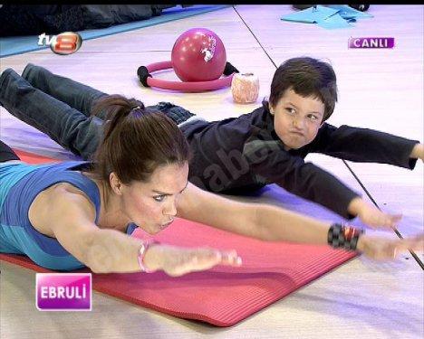 Ebru Şallı pilates yaparken Beren ortalığı birbirine kattı - Resim 11