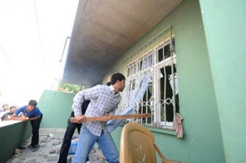 Çocuk yüzünden sokakta meydan savaşı: 3'ü polis 13 yaralı - Resim 19