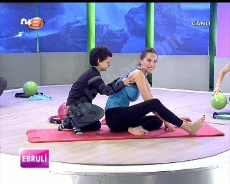 Ebru Şallı pilates yaparken Beren ortalığı birbirine kattı - Resim 6