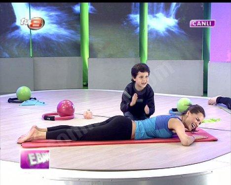 Ebru Şallı pilates yaparken Beren ortalığı birbirine kattı - Resim 12