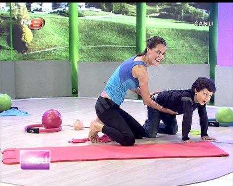 Ebru Şallı pilates yaparken Beren ortalığı birbirine kattı - Resim 17
