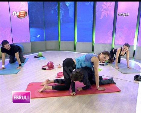 Ebru Şallı pilates yaparken Beren ortalığı birbirine kattı - Resim 18