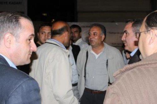 Polis MHP afişini kaldırdı