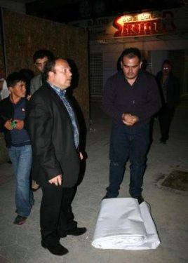 Polis MHP afişini kaldırdı