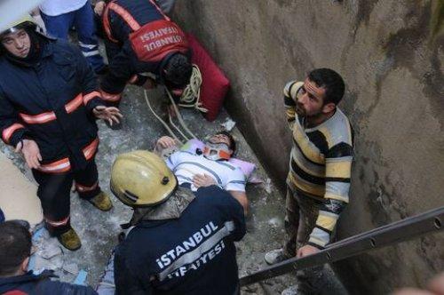 İstanbul Esenler'de balkon faciası - Resim 10