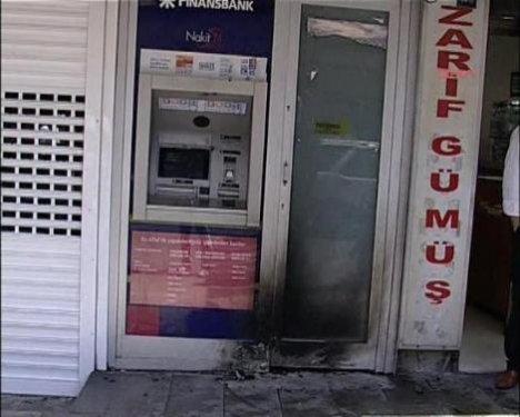 Etrafa molotof atan BDP'liyi linç edeceklerdi - Resim 12