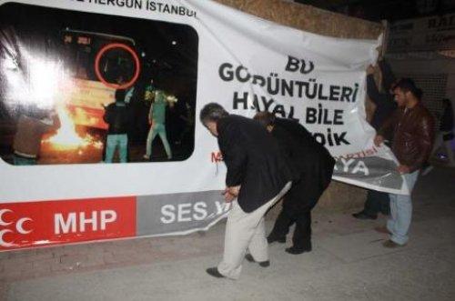 Polis MHP afişini kaldırdı