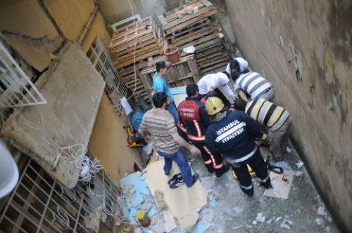 İstanbul Esenler'de balkon faciası - Resim 12