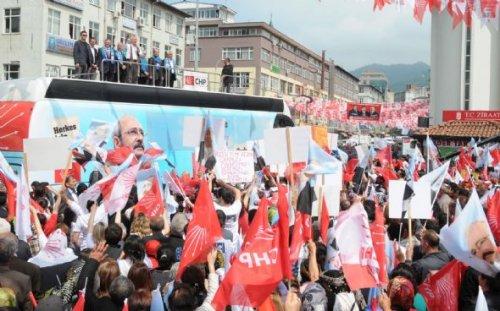 Kılıçdaroğlu'nun Rize mitingi - Küfürlü pankart - Resim 15