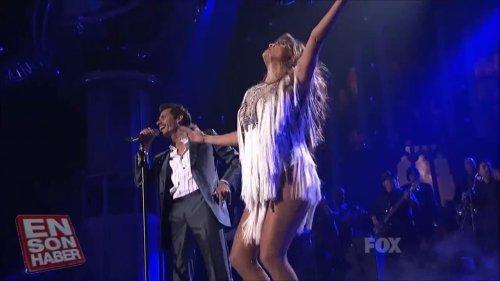 JLO'dan eşi Marc Anthony'ye ateşli öpücük