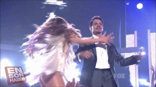 JLO'dan eşi Marc Anthony'ye ateşli öpücük