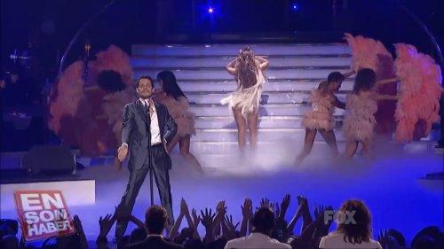 JLO'dan eşi Marc Anthony'ye ateşli öpücük