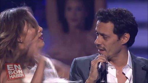 JLO'dan eşi Marc Anthony'ye ateşli öpücük