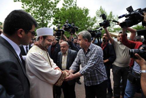 Diyanet Başkanı Cem evinde - Resim 2