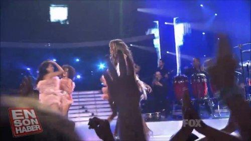 JLO'dan eşi Marc Anthony'ye ateşli öpücük