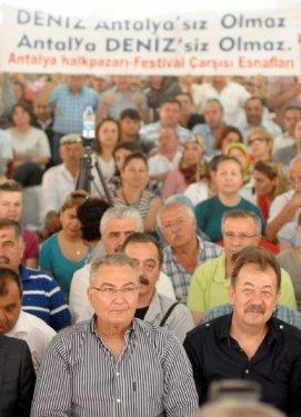 Deniz Baykal'ı mest eden pankart - Resim 5