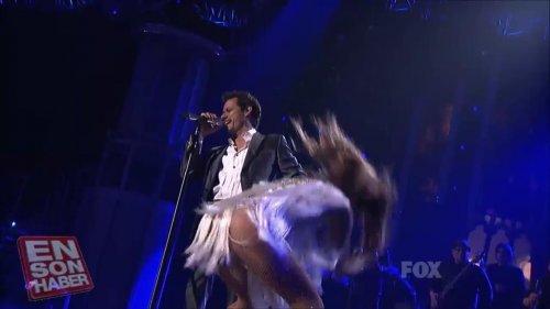 JLO'dan eşi Marc Anthony'ye ateşli öpücük