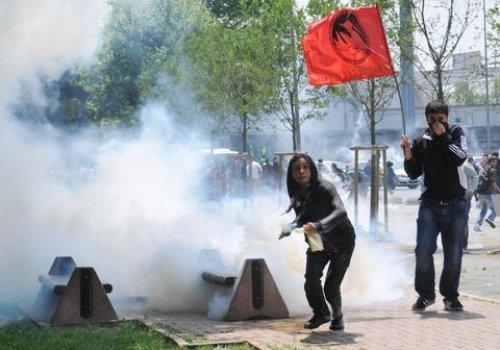 Dolmabahçe'de polisle öğrenciler arasında arbede - Resim 14