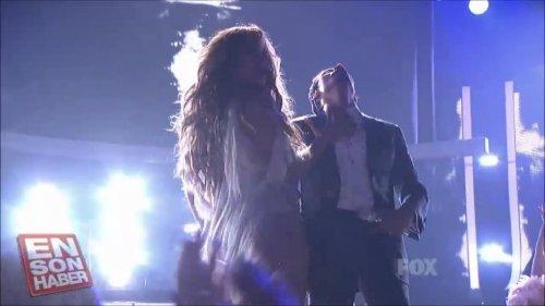 JLO'dan eşi Marc Anthony'ye ateşli öpücük