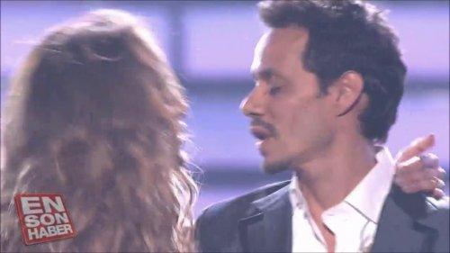 JLO'dan eşi Marc Anthony'ye ateşli öpücük
