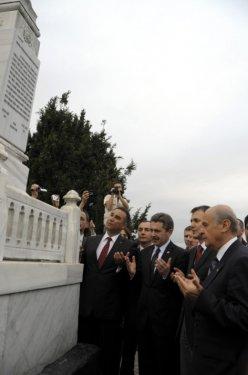 Bahçeli ülkücü Şehitlere dua etti - Resim 1