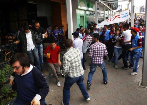 Trabzonspor taraftarından Aziz Yıldırım'a öfke yürüyüşü