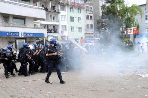 Başbakan Erdoğan'ın Hopa mitingi öncesi olay 