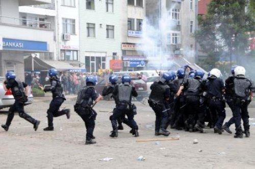 Başbakan Erdoğan'ın Hopa mitingi öncesi olay 